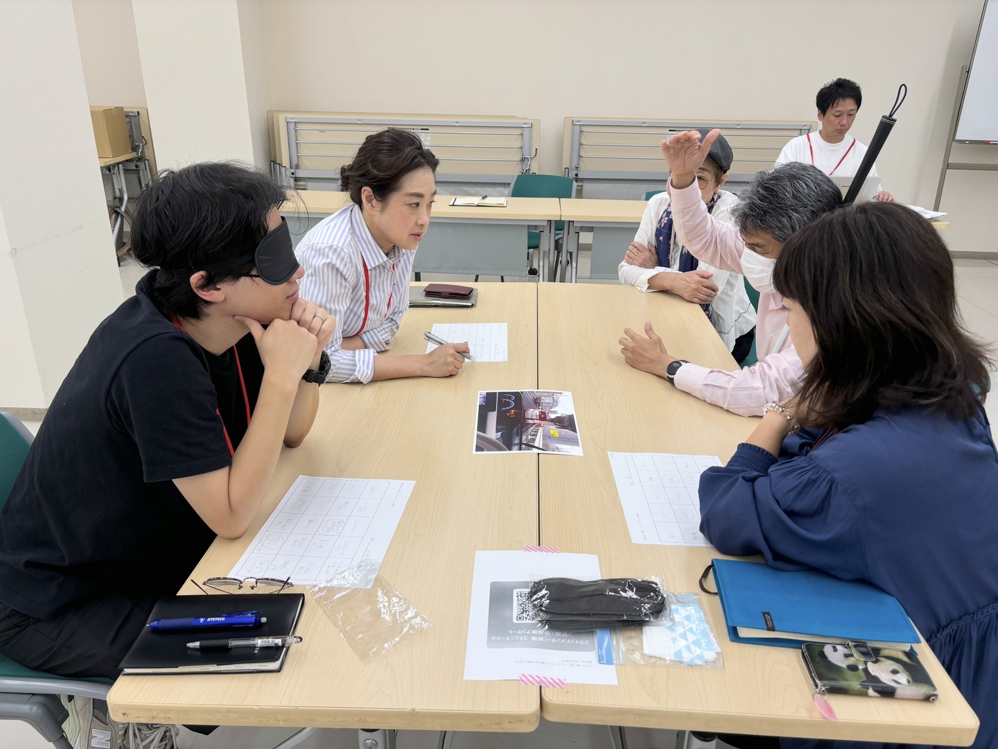 企業･学校での表現･コミュニケーション研修のイメージ写真（実際の企業研修の様子）